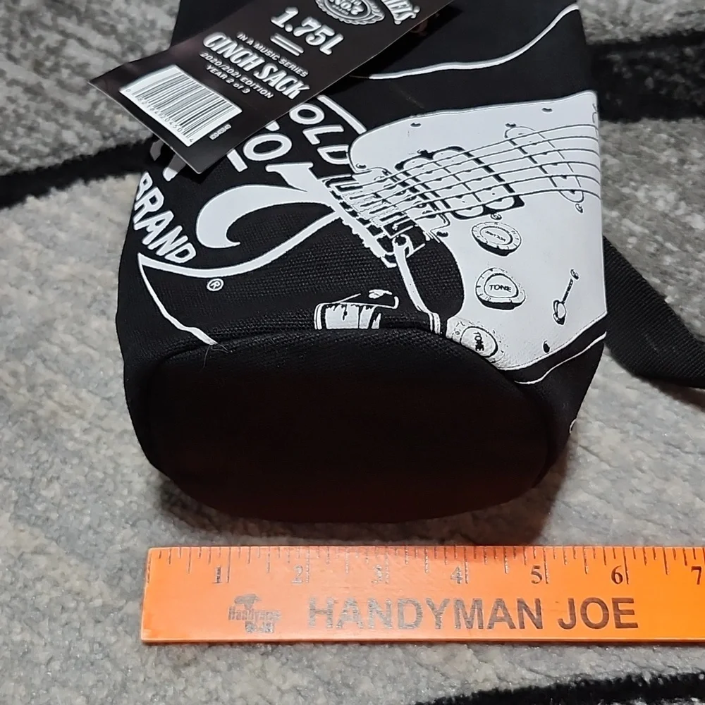 JACK DANIELS MUSIC SERIES GUITAR BLK SLING BOTTLE TRAVEL BAG 2020/21 EDITION